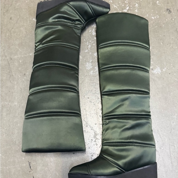 Jeffrey Campbell Squall Dark Green Winter Boots
Size 8 - Picture 3 of 10